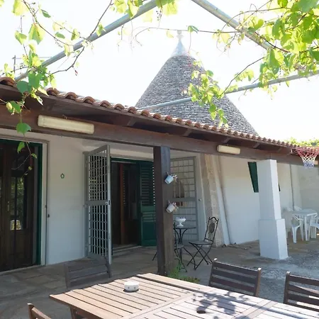 Trullo La Grande Pergola Villa