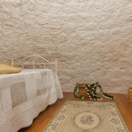 Trullo La Grande Pergola * Cisternino