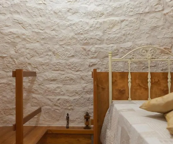 Trullo La Grande Pergola Villa *