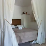 Trullo La Grande Pergola וילה