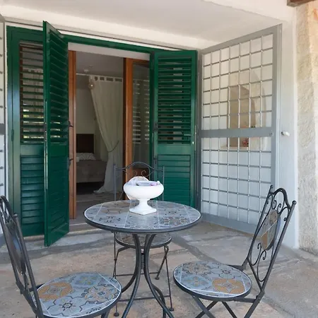 Trullo La Grande Pergola * 奇斯泰尼诺