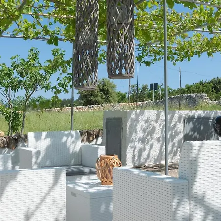 Trullo La Grande Pergola Villa