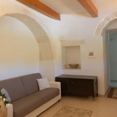 Trullo La Grande Pergola 别墅