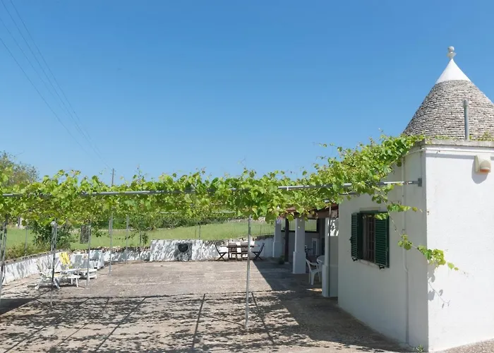 Trullo La Grande Pergola Villa *